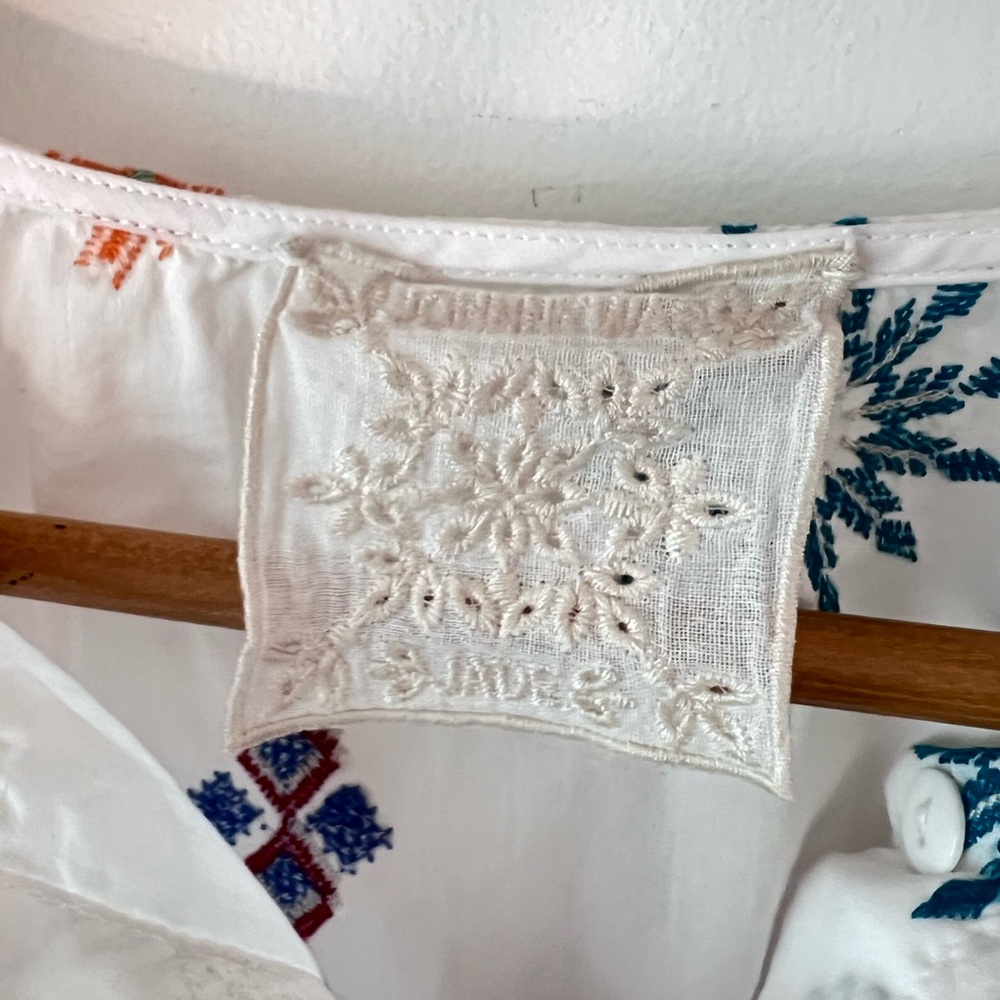 Johnny Was Louanne Embroidered Top - Picture 4 of 4